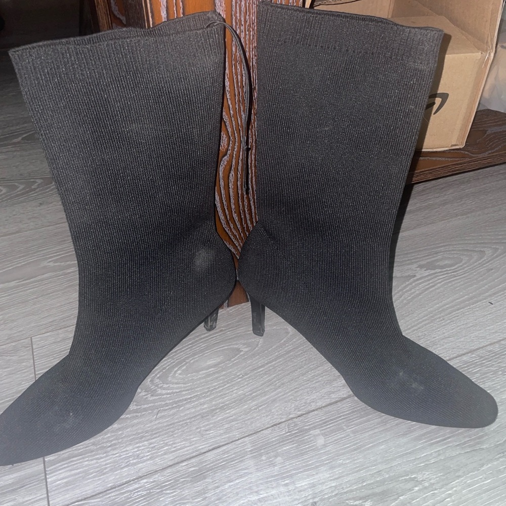 Chic Black Knit Heeled Boots